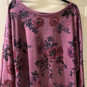 Quarter sleeve pull over shirt